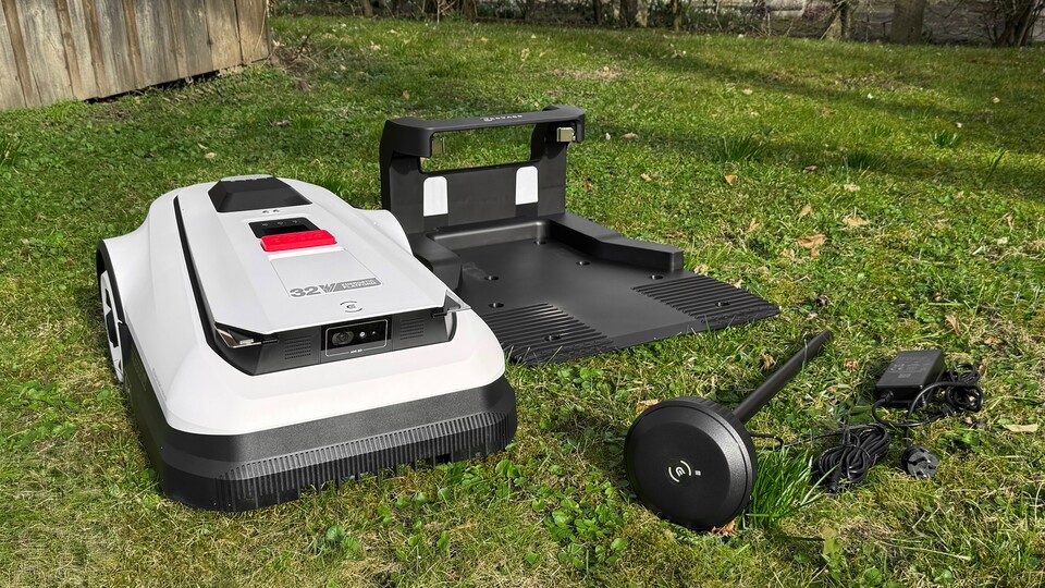 Mein Kollege hat den ECOVACS Mähroboter im Garten und für ihn ist das eines der besten Modelle, die es auf dem Markt gibt.