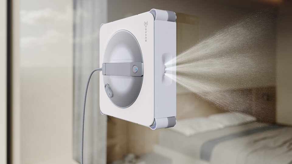 Der neue ECOVACS WINBOT W2S PRO OMNI versprüht das Reinigungsmittel jetzt noch großflächiger und effizienter. Bild: ECOVACS Europe GmbH