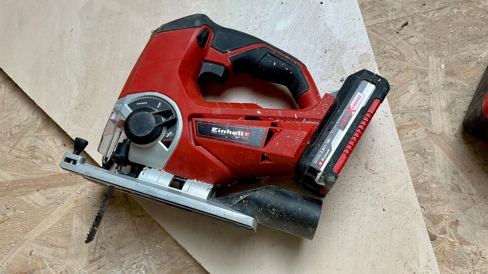Eine 18V Akku-Stichsäge für nur knapp 50€ – was nach Lockangebot klingt, entpuppt sich bei Einhell als echte Überraschung.