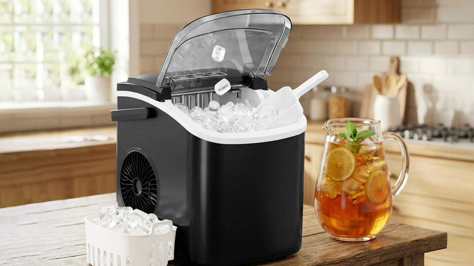 Es ist schon extrem praktisch, dass schon nach wenigen Minuten die erste Fuhre aus einer Eiswürfelmaschine kommt. Perfekt für spontane Anlässe!