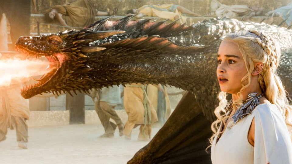 Daenerys Targaryen und ihre Drachen: Die aufstrebende Macht der Mutter der Drachen in der fünften Staffel der GoT Blu-Ray-Komplettbox.