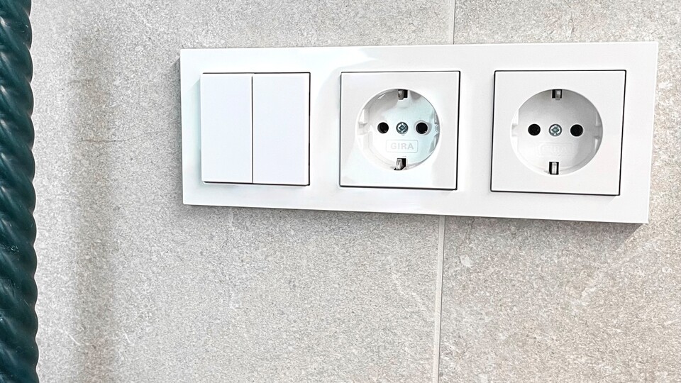 Unsere smarten Lichtschalter für Philips Hue passen perfekt zum GIRA System 55.