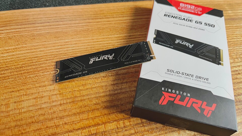 Auf den ersten Blick sieht die Kingston Fury Renegade G5 genauso wie andere NVMe-SSDs aus, aber sie spielt in einer eigenen Liga.
