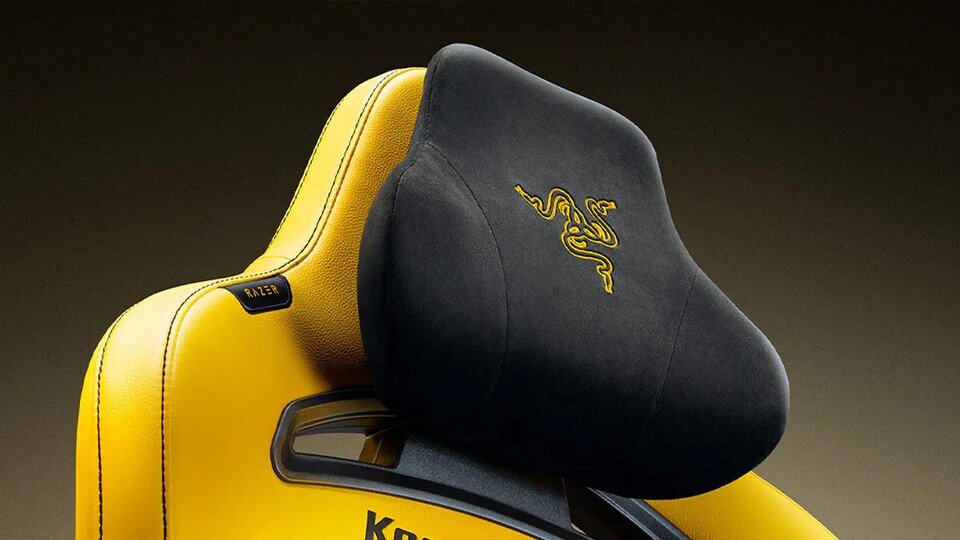 Die Kopf- und Nackenstütze passt mit dem Alcantara-Bezug perfekt zum Look des Bürostuhls und ist dank Memoryfoam auch richtig bequem.
