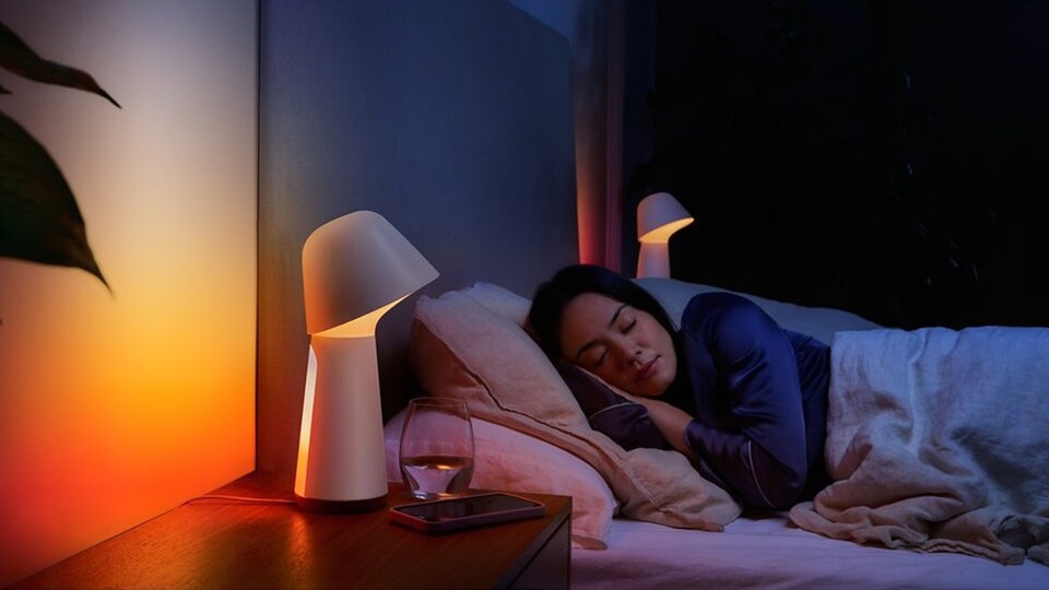 Philips Hue Gradient heißt die Technologie, mit der die Lampe wunderschöne Farbverläufe darstellen kann.