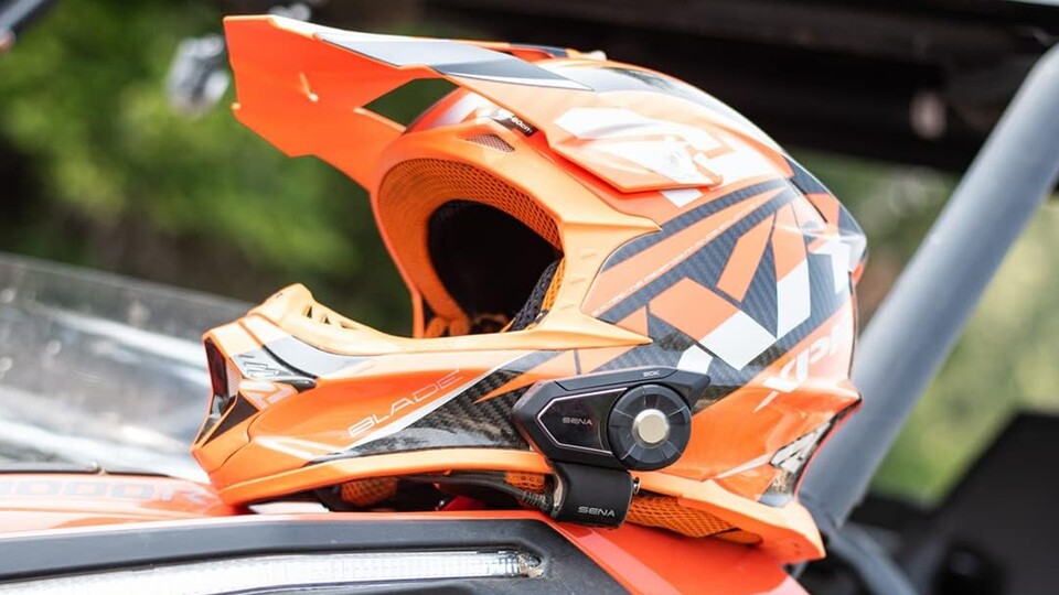Egal, ob Nussschale auf der Harley oder am Motocross-Helm: Dieses Bluetooth-Headset und Intercom für Motorradhelme passt immer!