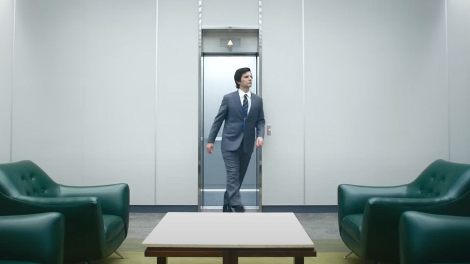 Der Aufzug spielt bei Severance (Apple TV+) eine entscheidende Rolle.