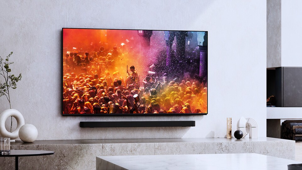 Ganz egal, wie hell euer Wohnzimmer sein mag, der Sony Bravia 9 Mini-LED-TV sieht auch unter schwierigsten Bedingungen fabelhaft aus.