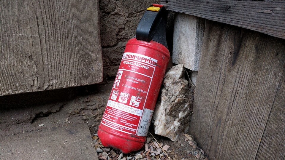 Alte Feuerlöscher können ein Sicherheitsrisiko sein. (Bildquelle: Nele WobkerGameStar Tech)