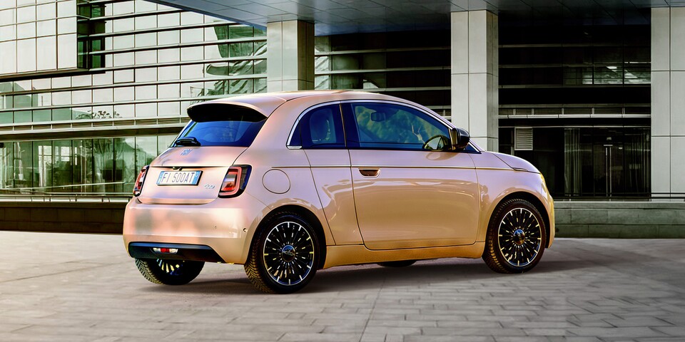 Der Fiat 500e zeigt im Stadtverkehr besonders niedrige Verbrauchswerte und ist vor allem für kurze Strecken ausgelegt. (Quelle Fiat)