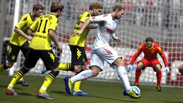 FIFA 12 feiert sein Debüt auf dem ersten Platz.