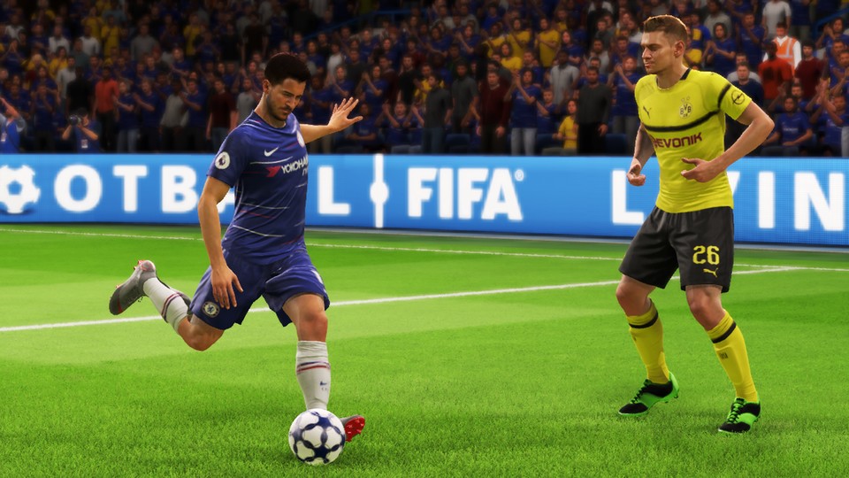 Wenn Real-Neuzugang Eden Hazard gegen Lukasz Piszczek antritt, könnte der Dortmunder Unterstützung von Momentum gebrauchen, aber laut EA gibt es das ja nicht.