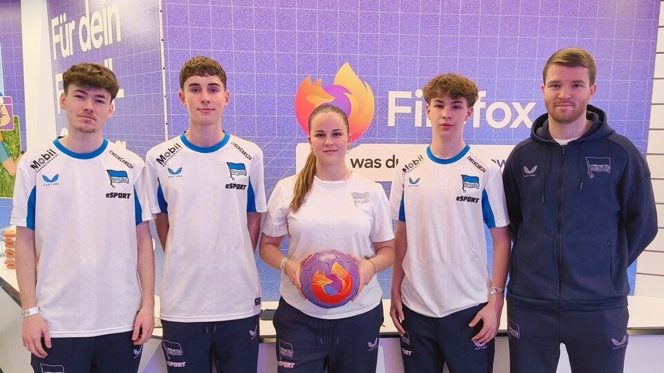 Das E-Sport-Team von Hertha BSC: Bastian “bxstip7” Puskas, Nick “BSC_Nick” Mittelstädt, Liev Ulrich, Len-Luca “BSC_Lenni” Seidel und Felix Hagge