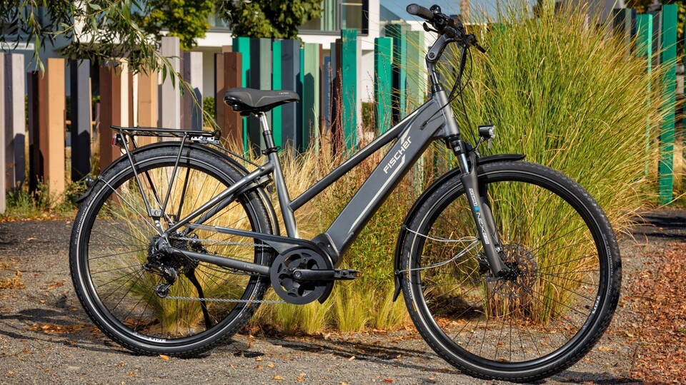 Kaum sichtbar, aber dennoch kraftvoll: Der in den Rahmen integrierte Akku bietet bis zu 120 Kilometer Reichweite.