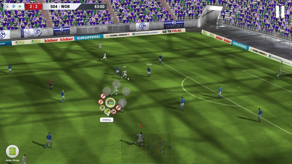 Der Fussball Manager 13 verwendet ein weiteres Mal die völlig veraltete Grafik-Engine von Fifa 09. Es gibt jetzt ein wenig mehr taktische Möglichkeiten, die aber nicht immer wie gewünscht umgesetzt werden.