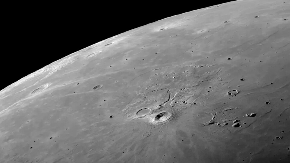 Grau, leblos und doch unnachahmbar einzigartig aus Sicht der Menschheit: der Mond. Ein für die Erde vielfach bedeutender Trabant, der Kultur, Natur und Technik seit Anbeginn der jeweiligen Zeitrechnung beeinflusst. (Bildquelle Raul Cantemir)