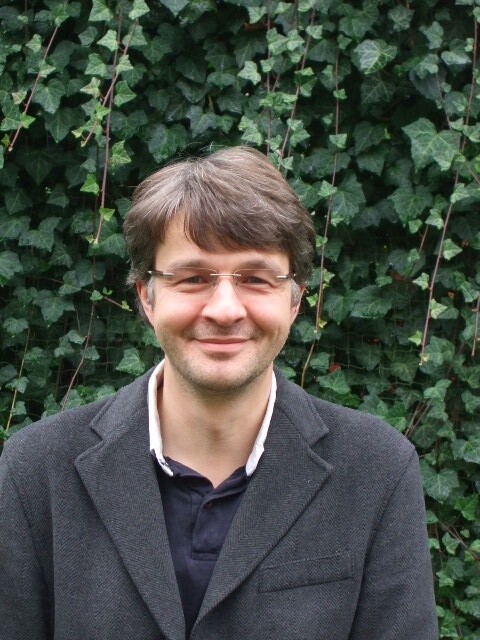 Franz Stradal (41) war Direktor von Ascarons Studio 2 in Aachen und Projektleiter von Sacred und Sacred 2. Zuvor war Stradal beim Softwarehaus Ikarion als Entwicklungsleiter und Programmierer unter anderem für Demonworld verantwortlich. Seit 2008 ist er Producer bei Metaversum, dem Betreiber der Online-Welt Twinity.