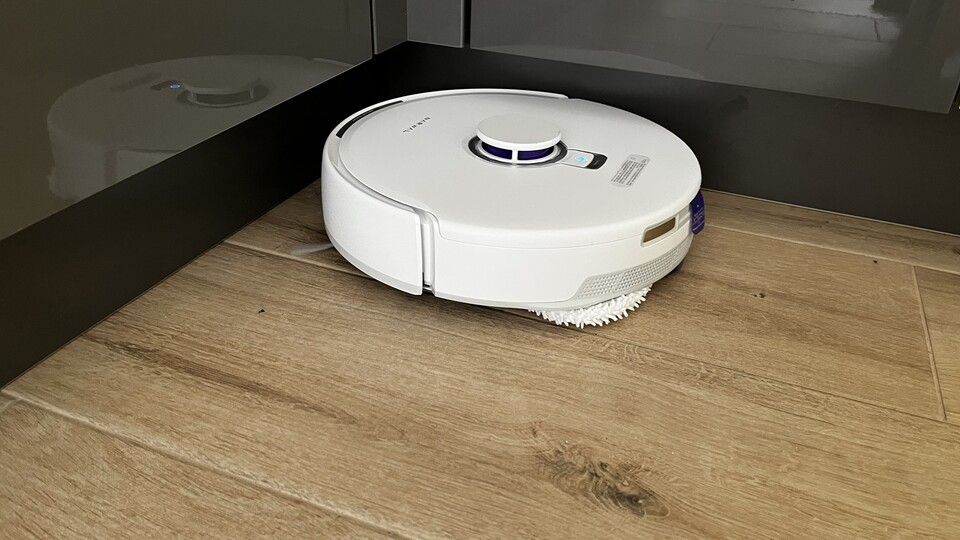 Der Freo Z10 im Einsatz auf Fliesenböden.