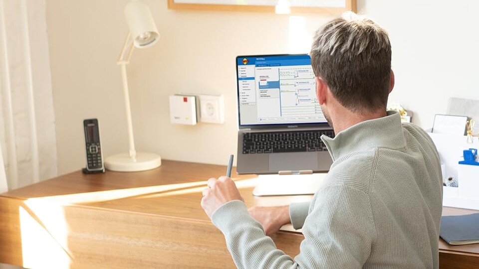 Ein MESH-Repeater verstärkt das WLAN-Signal und versorgt euch Geräte zuverlässig mit drahtlosem Internet.