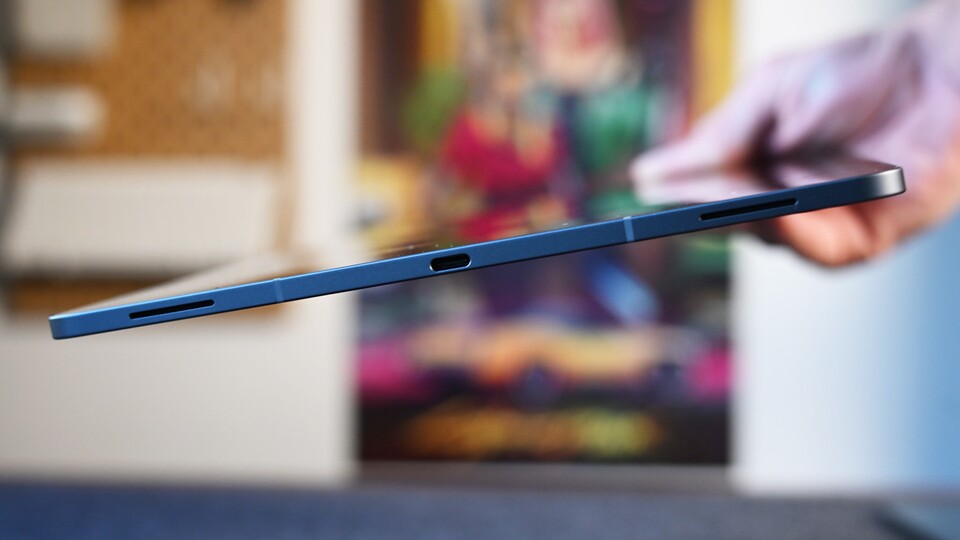 Links und rechts am Gerät befinden sich jeweils zwei Lautsprecher. (Bildquelle: Patrick GameStar Tech)