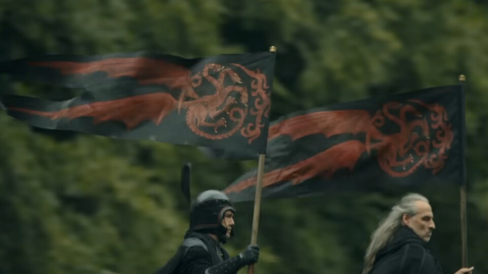 A Knight of the Seven Kingdoms verpasst den Drachen auf den Bannern der Targaryens wieder zwei statt vier Beine. Bildquelle: HBO