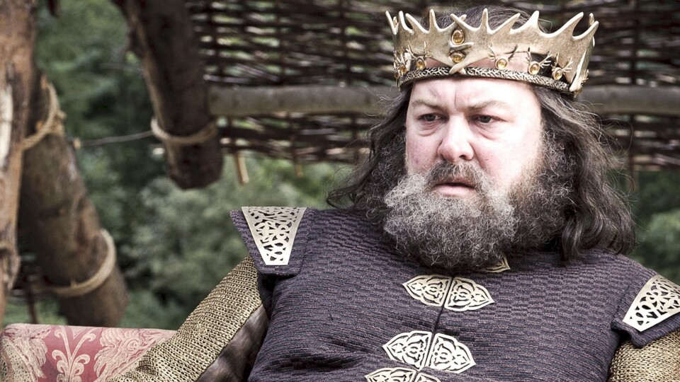 Robert Baratheon als mächtiger Kämpfer mit gewaltigem Kriegshammer - bisher haben wir davon nur gelesen oder gehört, aber noch nichts gesehen. Bildquelle: HBO