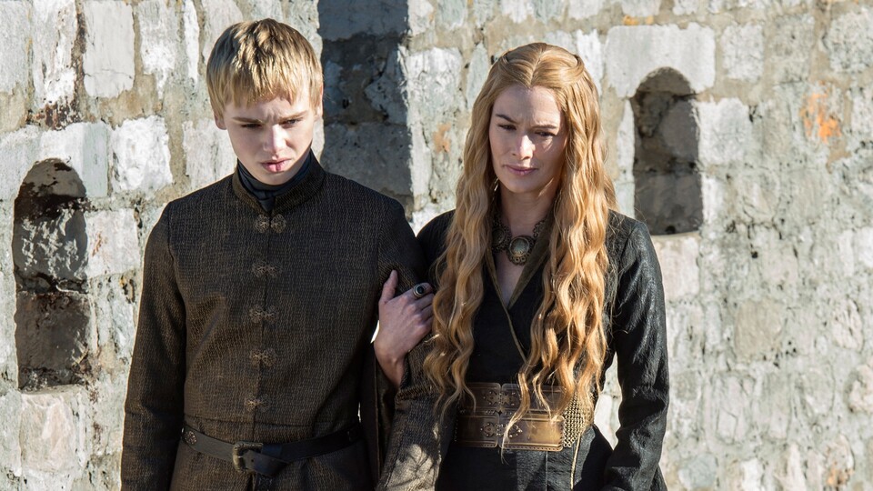 Königin Cersei verliert mit König Tommens ihr letztes Kind.