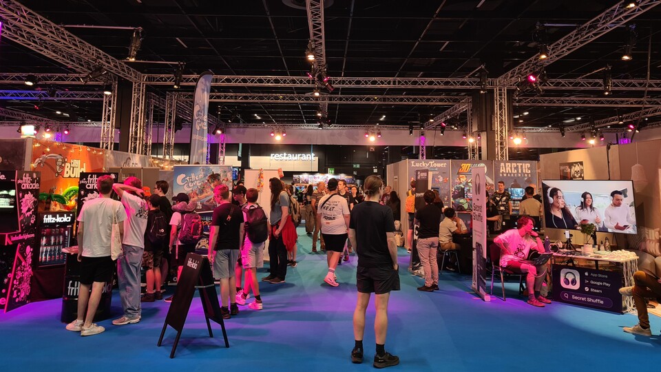 2024 lohnt sich das ausgiebige Erkunden der Indie Arena Booth mehr denn je. Dutzende Sticker wollen gefunden werden! (Bildquelle: Super Crowd Entertainment GmbH)