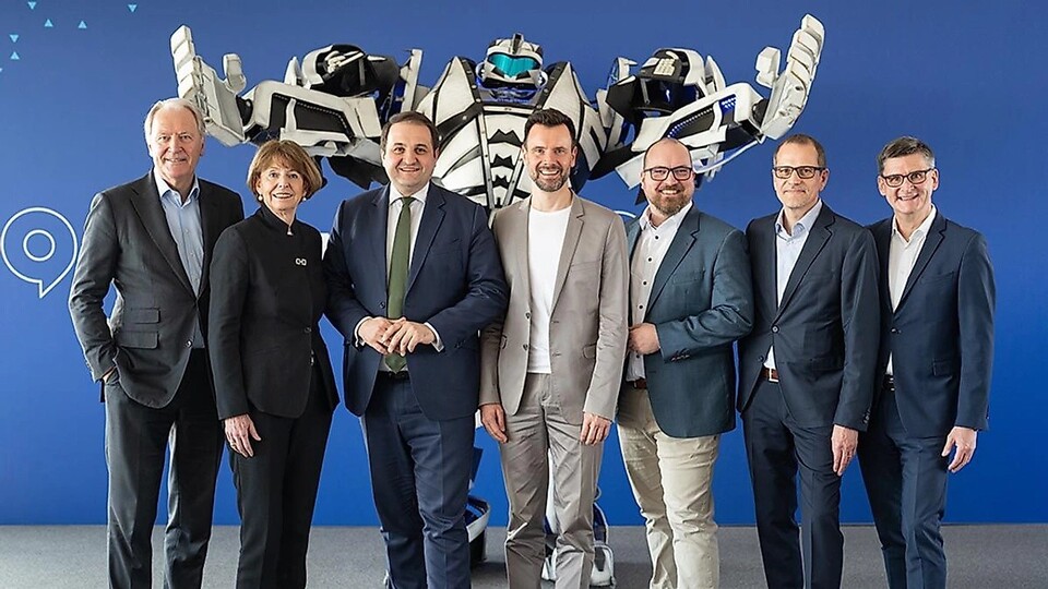 Die Verantwortlichen der gamescom: v.l.n.r. Koelnmesse-Chef Gerald Böse, Bürgermeisterin Henriette Reker, Nathanael Liminski, Game-Geschäftsführer Felix Falk, Lars Janssen, Ralf Wirsing sowie Koelnmesse-Geschäftsführer Oliver Frese. Foto: (Koelnmesse Jakob Studnar)