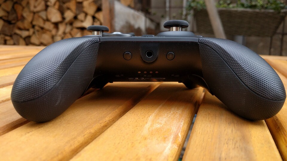 Hier zu sehen ist der Klinkenanschluss für Kopfhörer oder Headsets. (Bildquelle: Nele WobkerGameStar Tech)