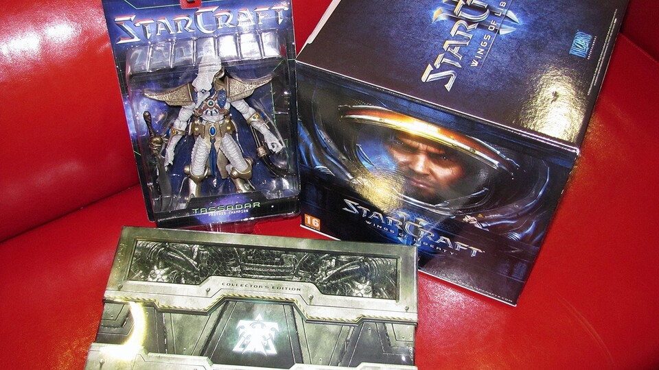 Wir verlosen eine Collector's Edition von StarCraft 2, die Actionfigur von Tassadar und die Ausstellerbox.