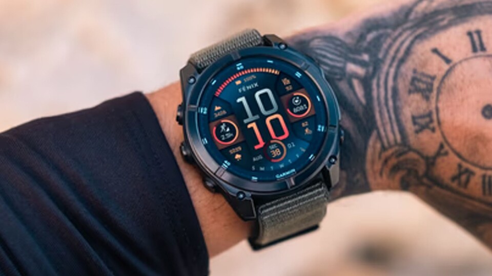 Sieht aus wie ein massiver Panzer am Handgelenk, trägt sich aber richtig entspannt.