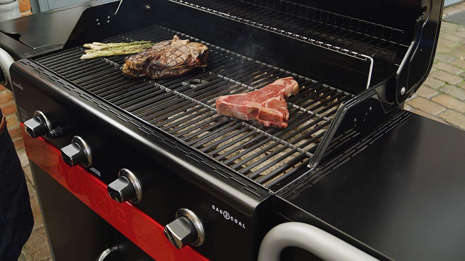 Whether meat, vegetarian or vegan: This versatile grill lets you prepare everything you want.