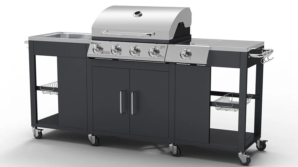 Kochplatte, Waschbecken, Schneidefläche und Gasgrill: Eine echte, kleine Outdoorküche.