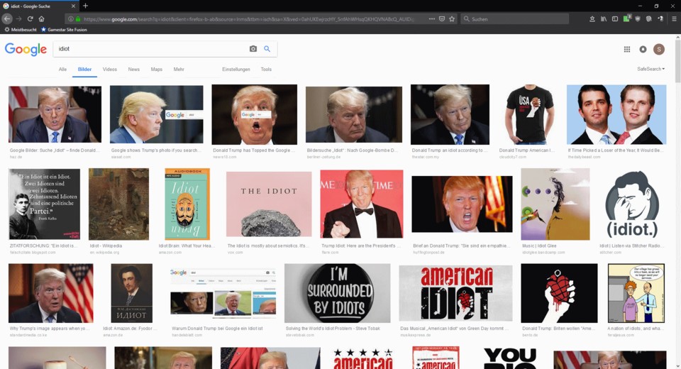 Wer in der Google-Bildersuche den Begriff ? »Idiot«? eingibt, bekommt unter anderem Bilder von US-Präsident Donald Trump zu sehen - mittlerweile handelt es sich aber größtenteils um Verweise auf entsprechende News-Artikel zu dieser vermeintlichen Google-Bomb.