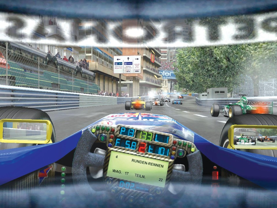 Die Regentropfen in Monaco perlen realistisch vom Plexiglas der neuen Visier-Kamera. Dafür sind keine Hände am Lenkrad zu sehen.