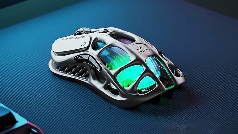 Durch das Waben-Design hebt sich die Maus auch optisch von anderen Herstellern wie Logitech oder Razer ab.