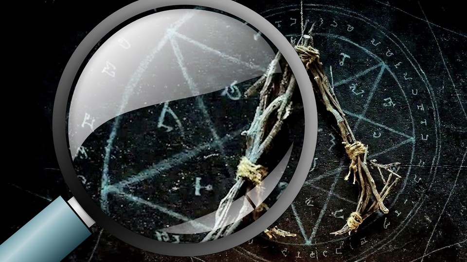 Assassins Creed Hexe gibt sich geheimnisvoll: Was bedeuten die Runen im Trailer? Wir haben einen Experten gefragt.