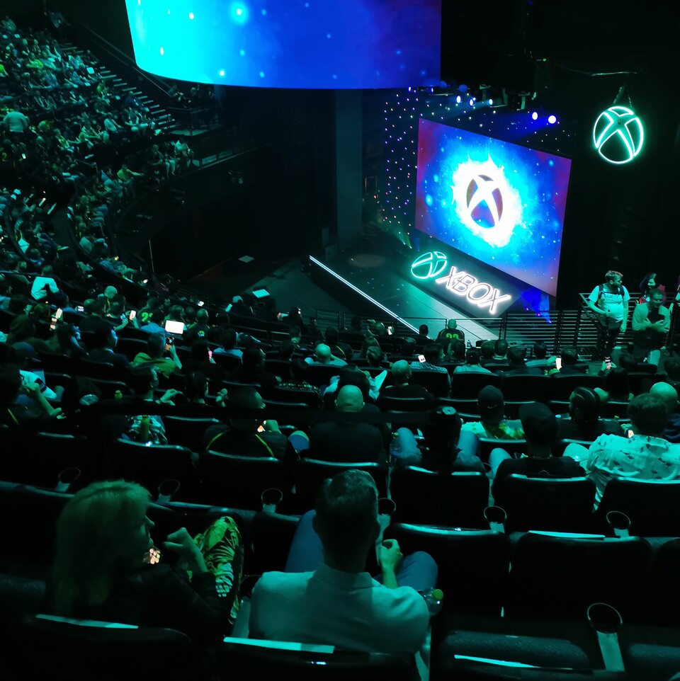 Im Microsoft Theater LA versammelt sich das Publikum für die Xbox- und Starfield-Show.
