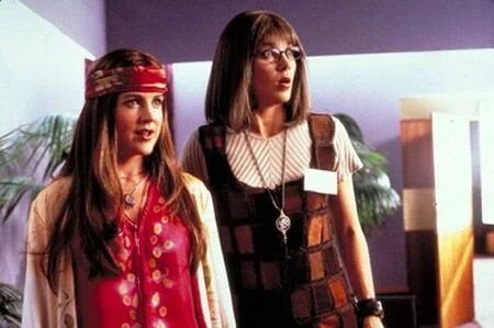 Manchmal ging es in die Hippie-Ära. Ergibt alles Sinn in der Story - naja, zumindest halbwegs. Bild: Universal Television