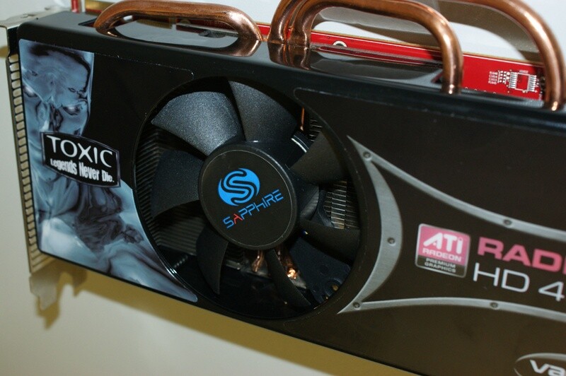 Das 2-Slot-Kühlsystem mit großem Rotor und drei Heatpipes arbeitet in jeder Situation leise.