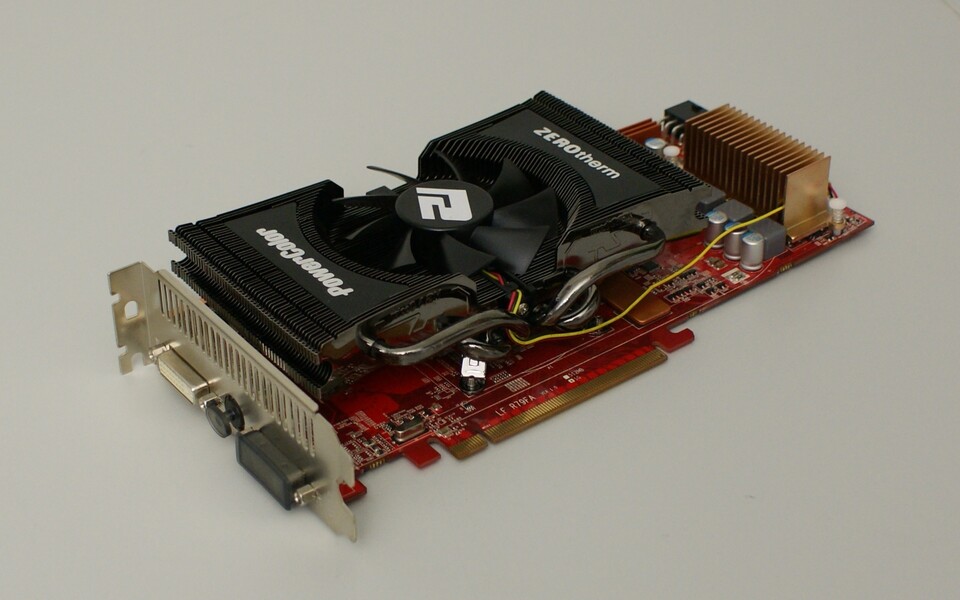 Mit starker Übertaktung rechnet die Radeon HD 4890 PCS+ auf dem Niveau einer Geforce GTX 275.