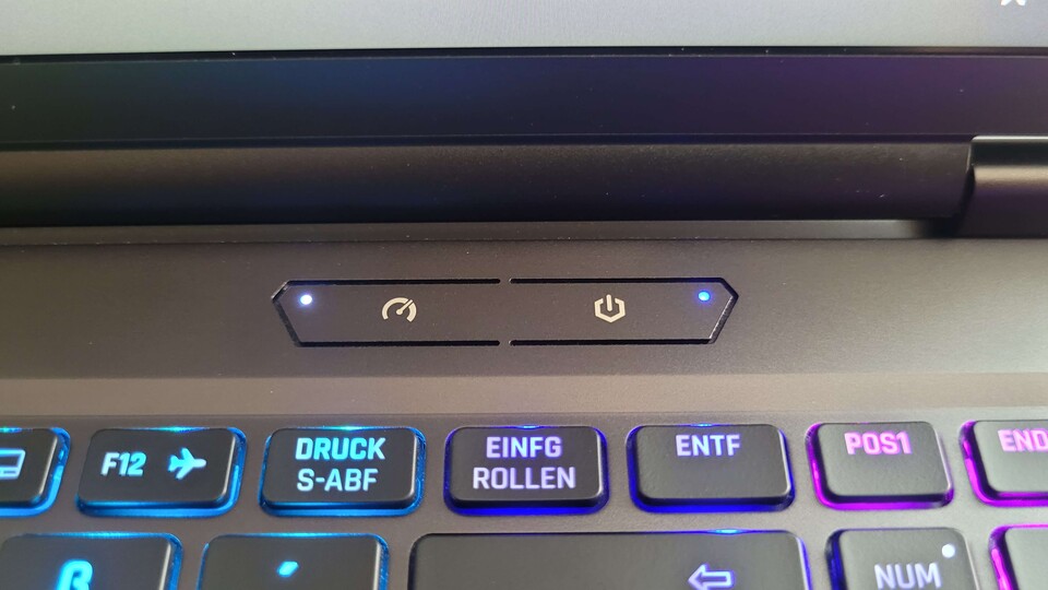 Mit einem Klick auf dem Overboost-Button wechselt ihr durch die verschiedenen Modi durch. Alternativ könnt ihr auch im XMG Controllcenter euren gewünschten Modus auswählen.