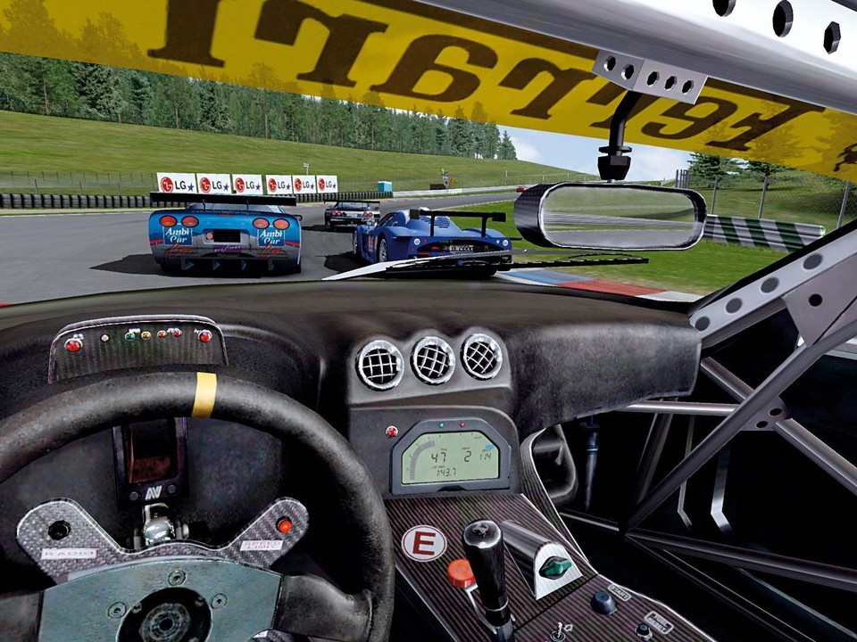 Sämtliche Auto-Cockpits hat Simbin originalgetreu und komplett in 3D nachgebaut.