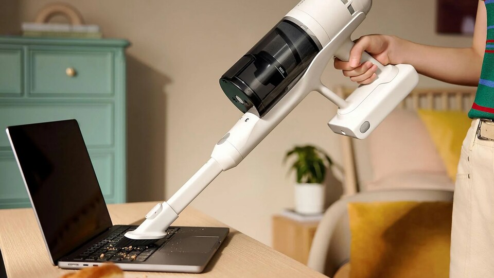 Mit dem kleinen Bürstenaufsatz blüht eure Hardware neu auf und Krümel auf der Tastatur gehören der Vergangenheit an!