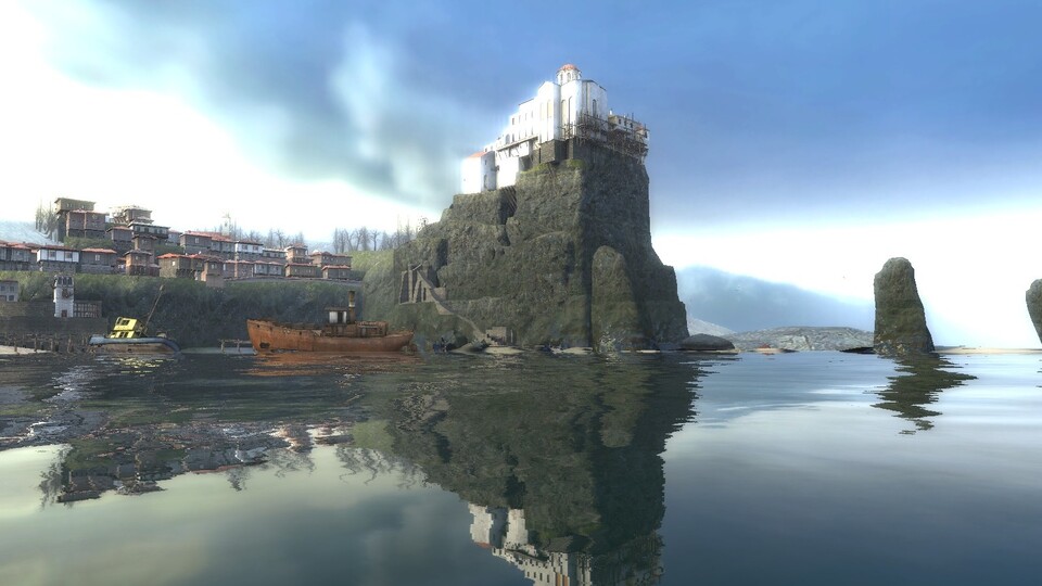 Half-Life: Lost Coast demonstrierte die Leistungsfähigkeit der Source-Engine 2005. Gut zu sehen: die HDR-Effekte, die die Häuser im Hintergrund überstrahlen lassen.