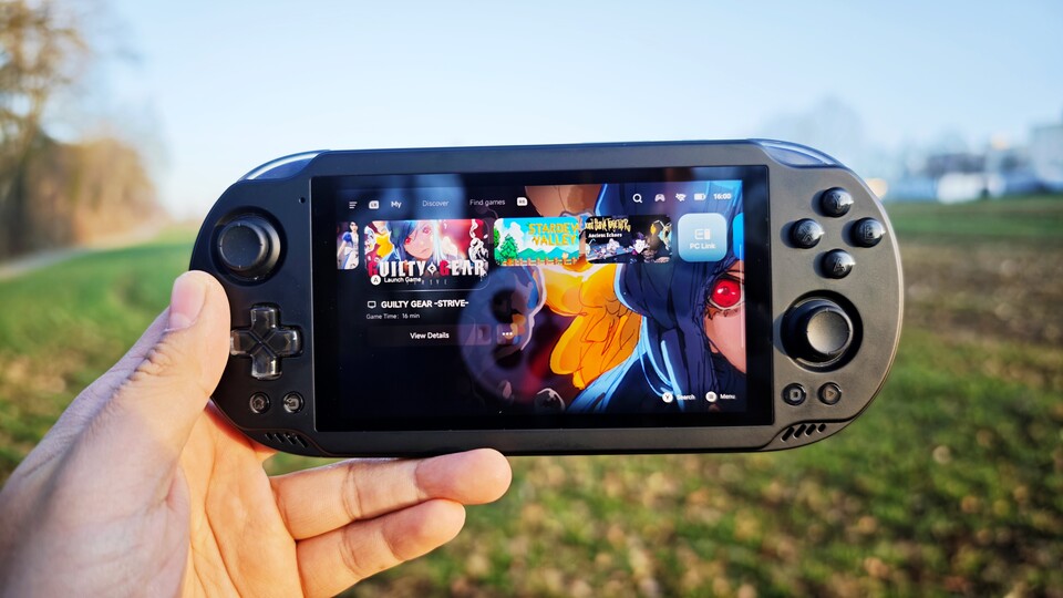 Der Bildschirm ist selbst bei direkter Sonneneinstrahlung noch sehr gut ablesbar. Ein großer Vorteil von Mini-LED ist eben die Bildschirmhelligkeit. (Bildquelle: Duy Linh DinhGameStar Tech)