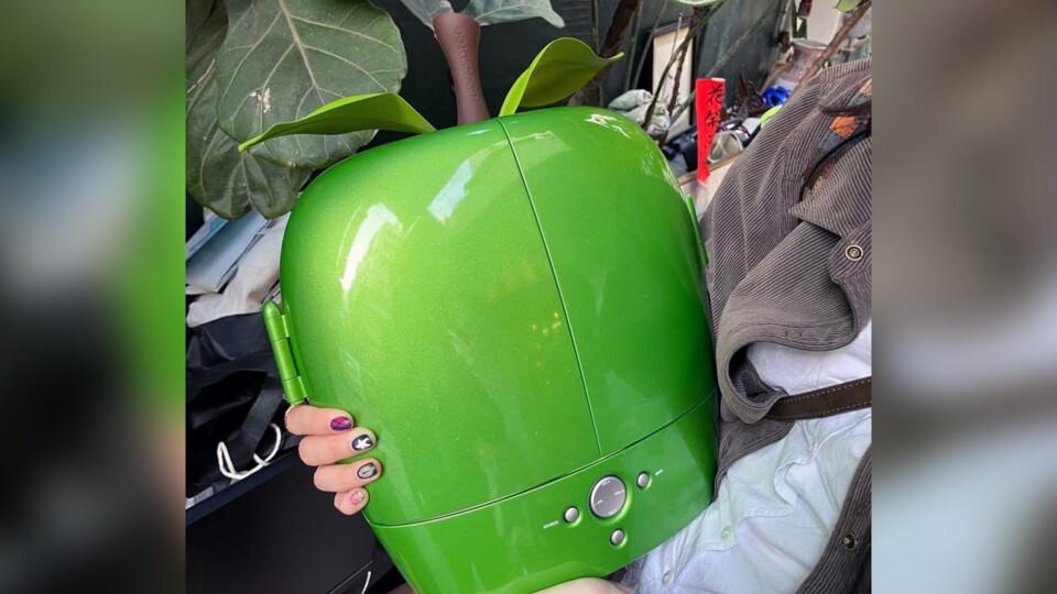 Den Apfel gibt es auch in erfrischendem Grün. (Bildquelle: Catminer123Reddit)