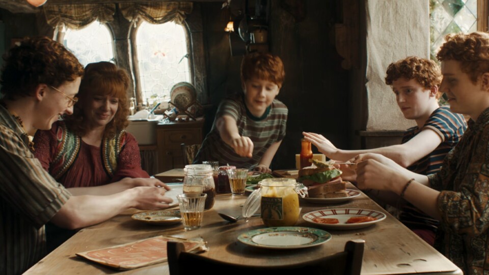 Erst gemeinsam schmausen und dann mit Teamwork und gut gespielten Karten ganz nebenbei Hogwarts retten - klingt nach einem Plan für den Herbst!