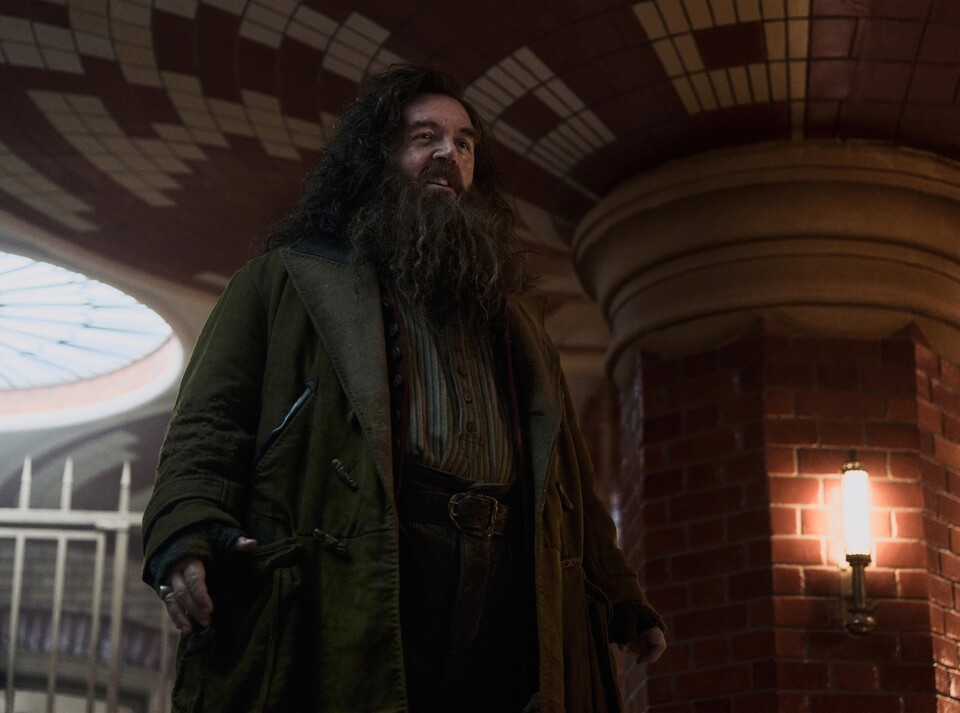 Das wohl magischste an dem ganzen Trailer ist der Halbriese Hagrid. Nur er lässt mich Spuren der ulkigen Zauberer-Welt erkennen.